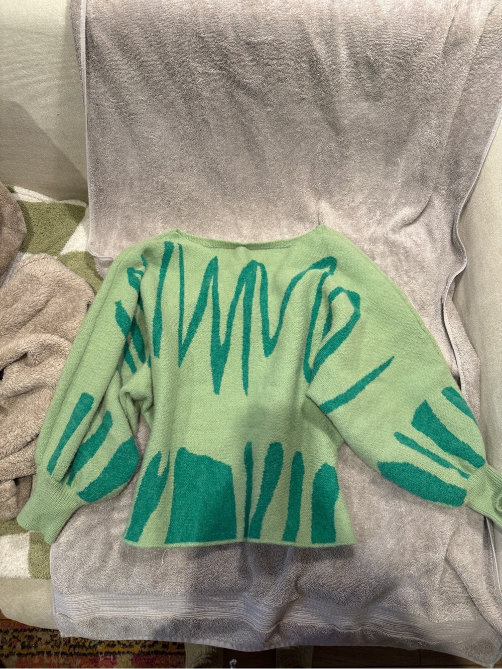 Light Green Abstract Pattern Women's Sweater